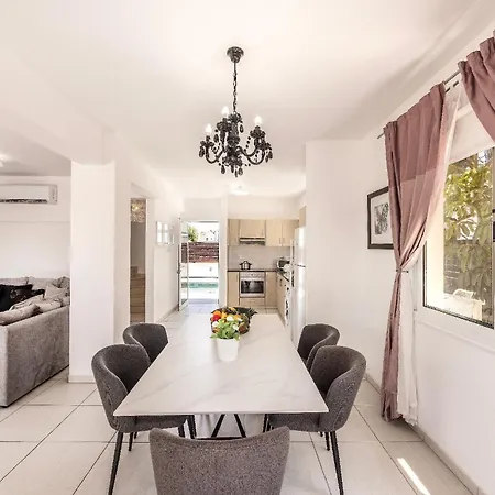 Nissini Айя-Напа